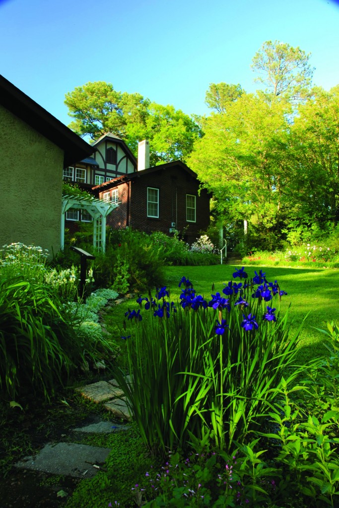 The Eudora Welty Foundation » Annual Spring Plant Sale Features Welty Garden Daylilies and Irises